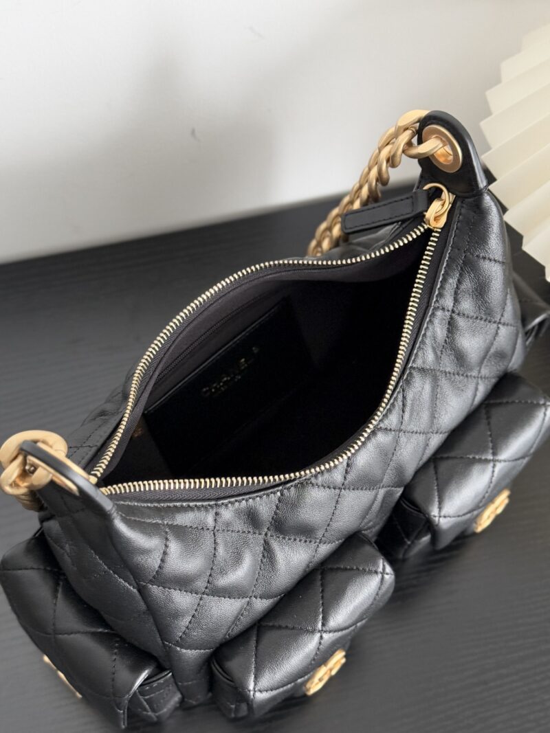 Chanel 25C Black Hobo Bag Replica - Image 6