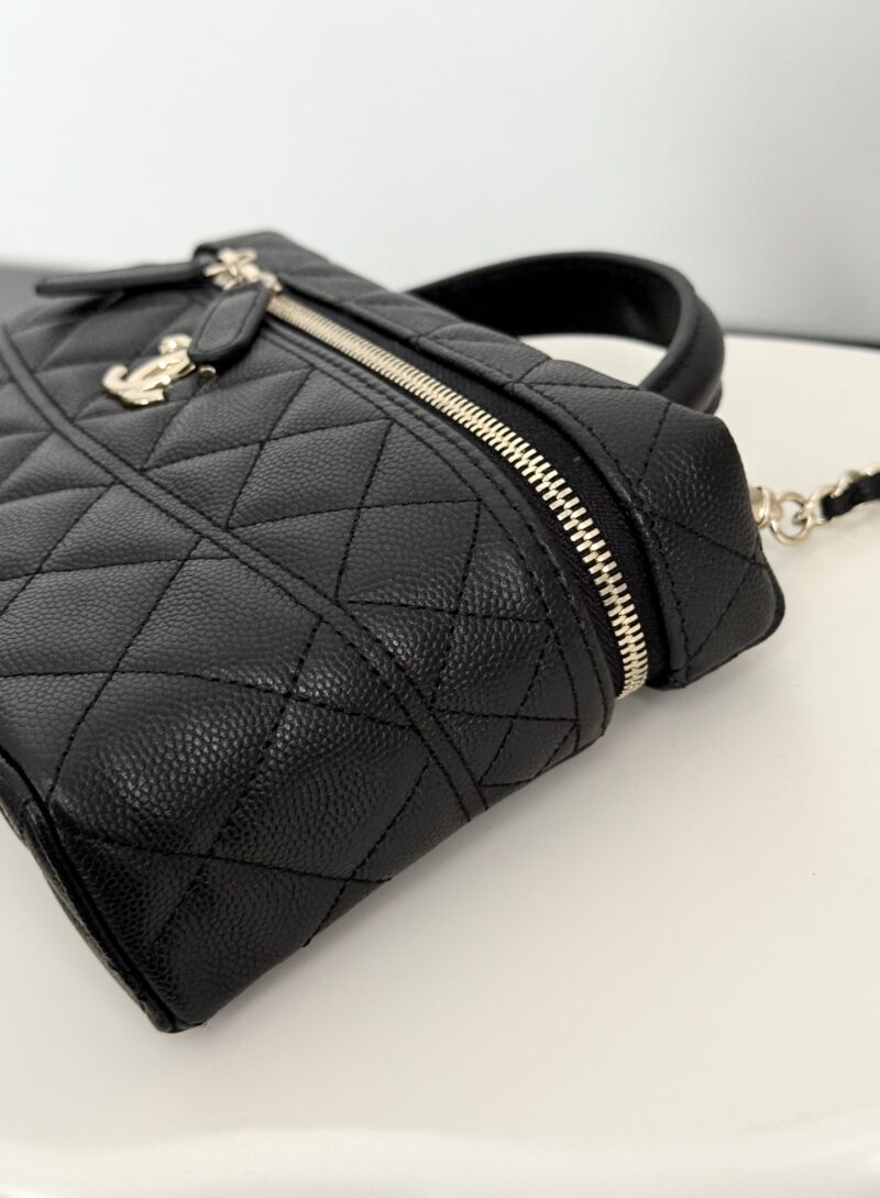 Chanel 25C Black Vanity Box Replica - Image 4