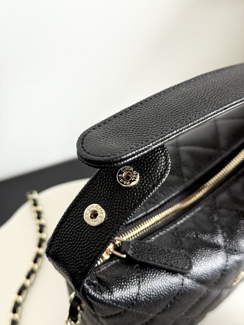 Replica Chanel 25C Hobo Chain Bag in Black - Image 6