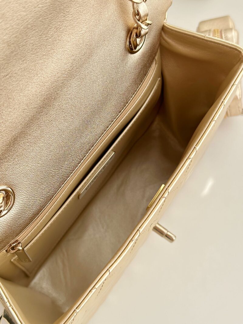 Chanel 24C gold mirror star backpack Replica - Image 7
